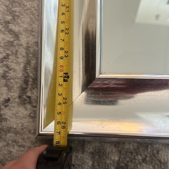 Mirror 26.5” x 20.5” - Picture 6 of 8